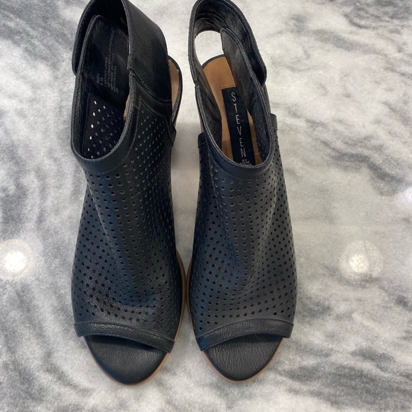 STEVEN black open toed block heel ankle boots - Picture 2 of 7